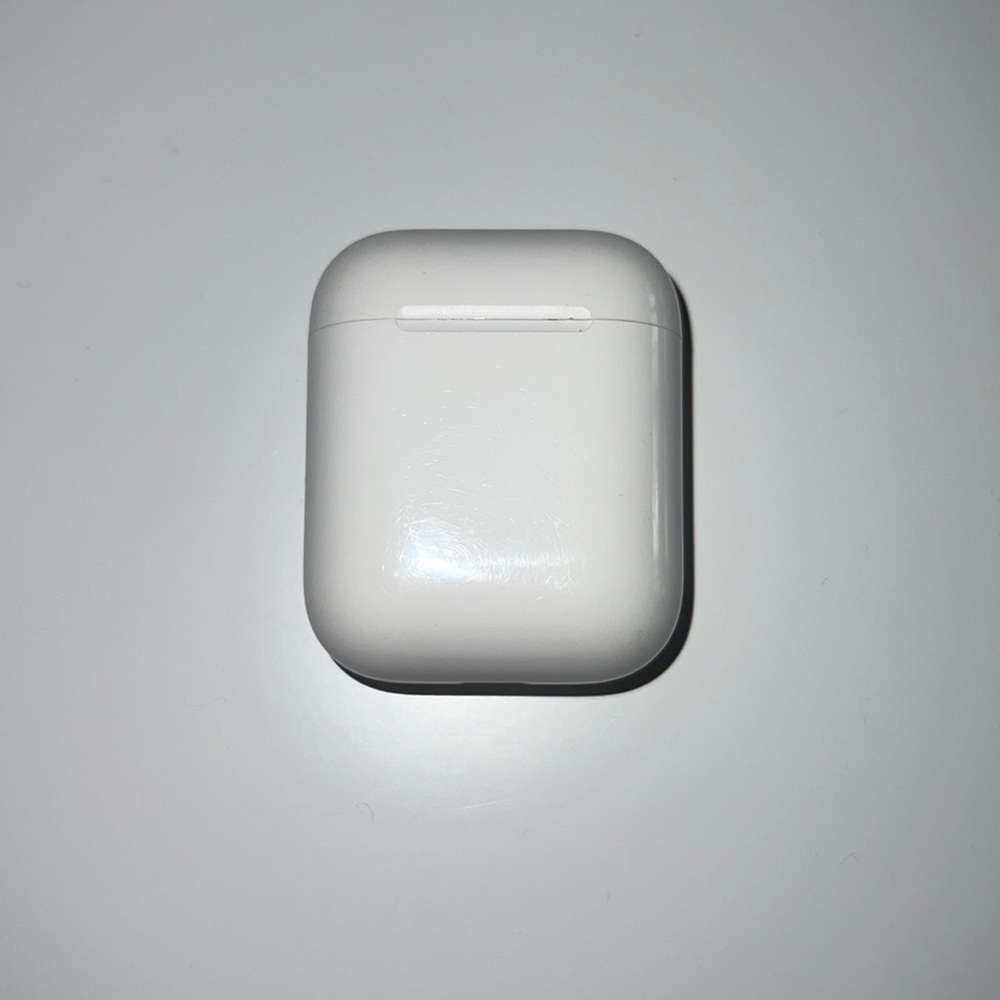 White Apple AirPods. Excellent condition. Like new.